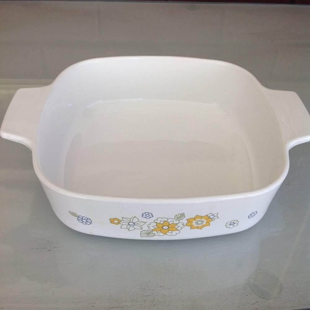 Vintage CorningWare Casserole Dish  The "Floral Bouquet" 1 Qt